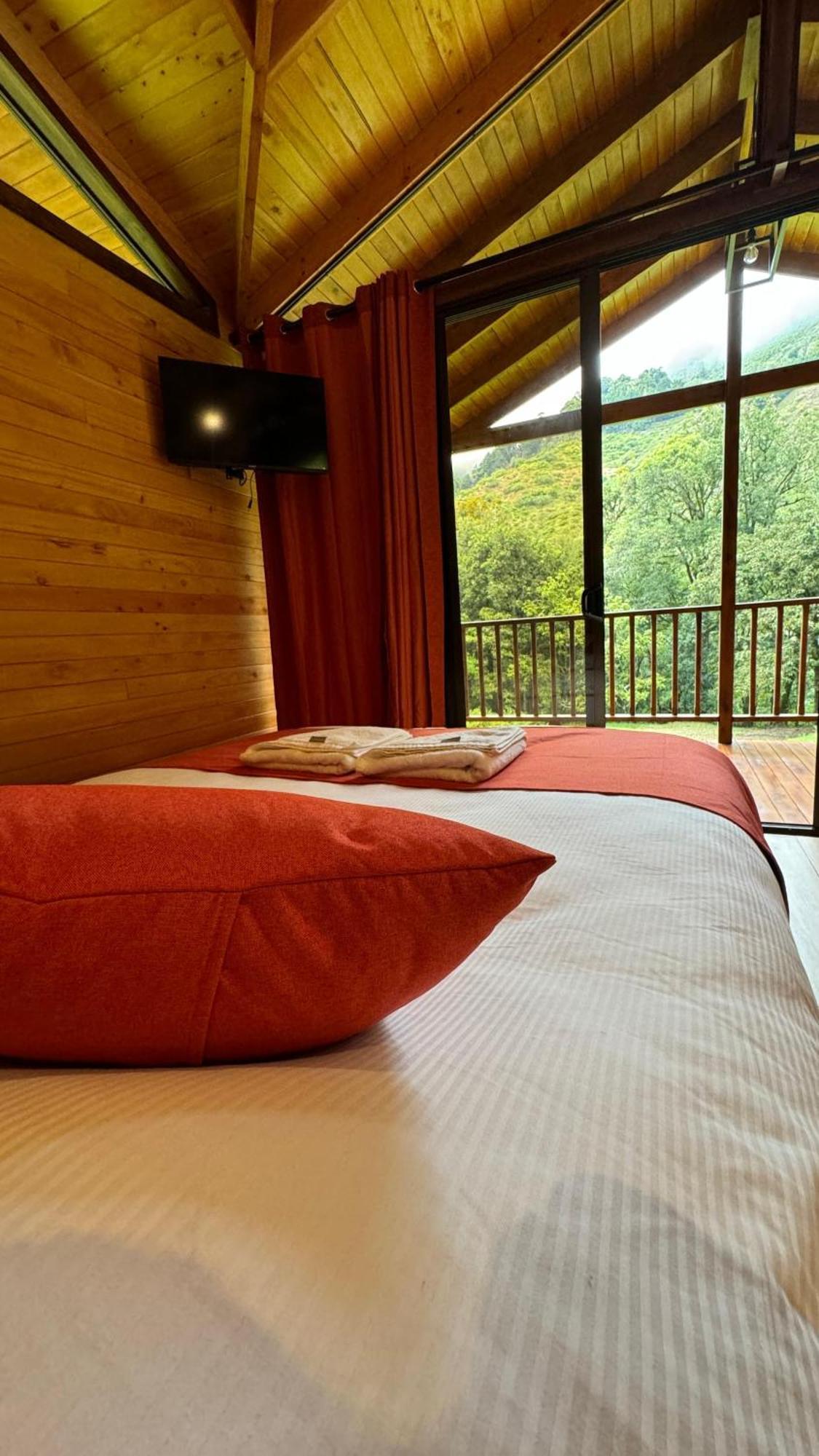 Entre Arboles Lodge San Gerardo de Dota Exterior photo