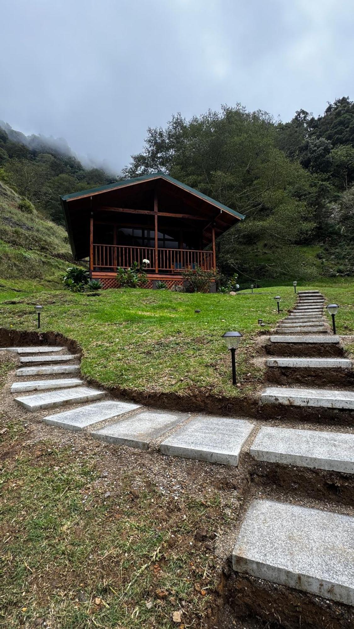 Entre Arboles Lodge San Gerardo de Dota Exterior photo